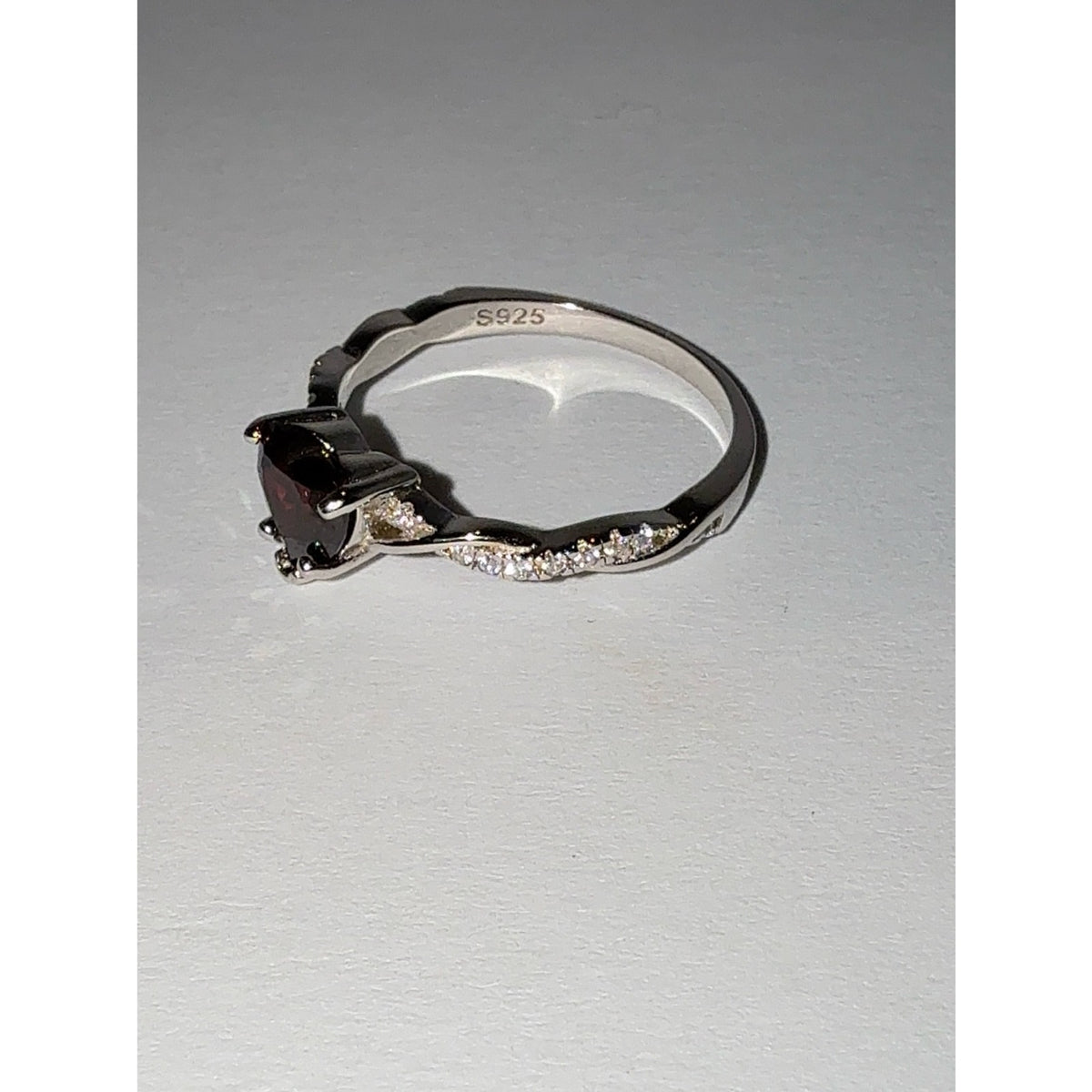 S925 Sterling Silver Red Heart CZ Twisted Band Ring Size 6