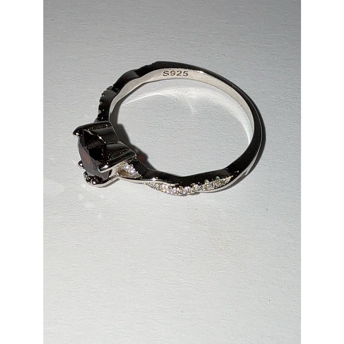 S925 Sterling Silver Red Heart CZ Twisted Band Ring Size 6