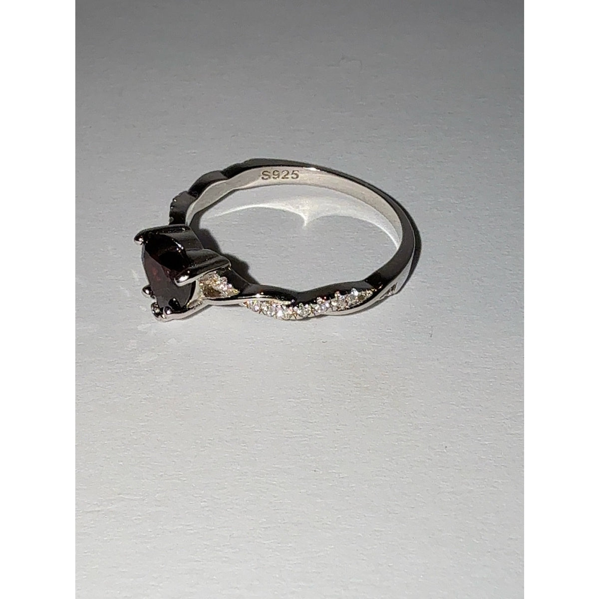 S925 Sterling Silver Red Heart CZ Twisted Band Ring Size 6