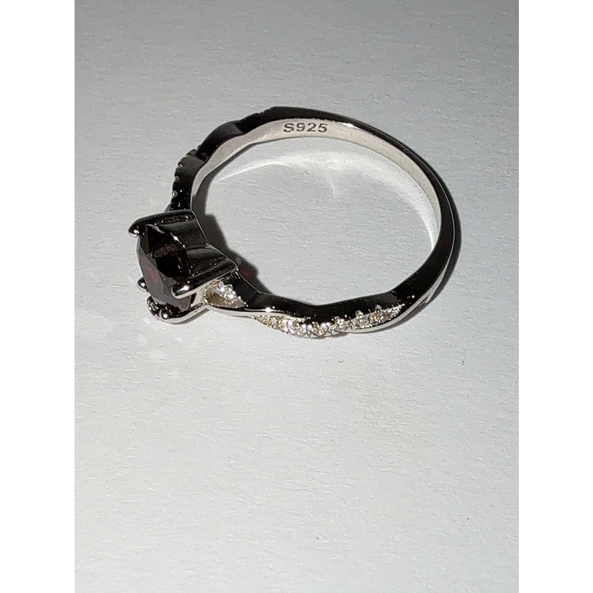 S925 Sterling Silver Red Heart CZ Twisted Band Ring Size 6