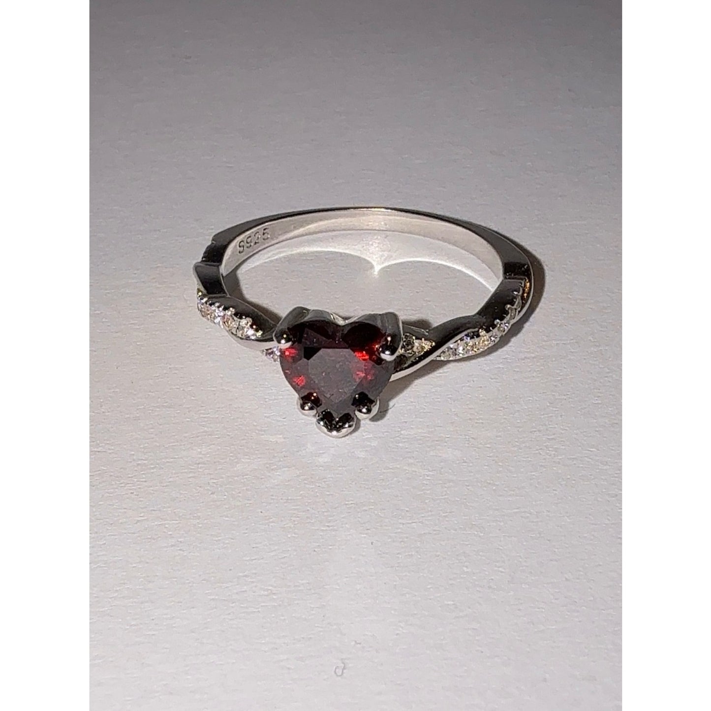 S925 Sterling Silver Red Heart CZ Twisted Band Ring Size 6
